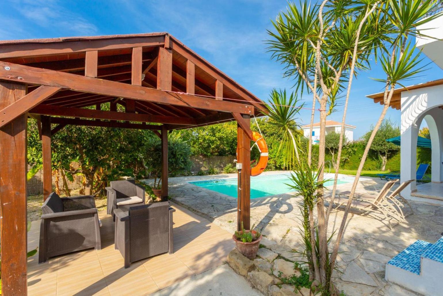 Sun Beach Villa Tria Polis 外观 照片