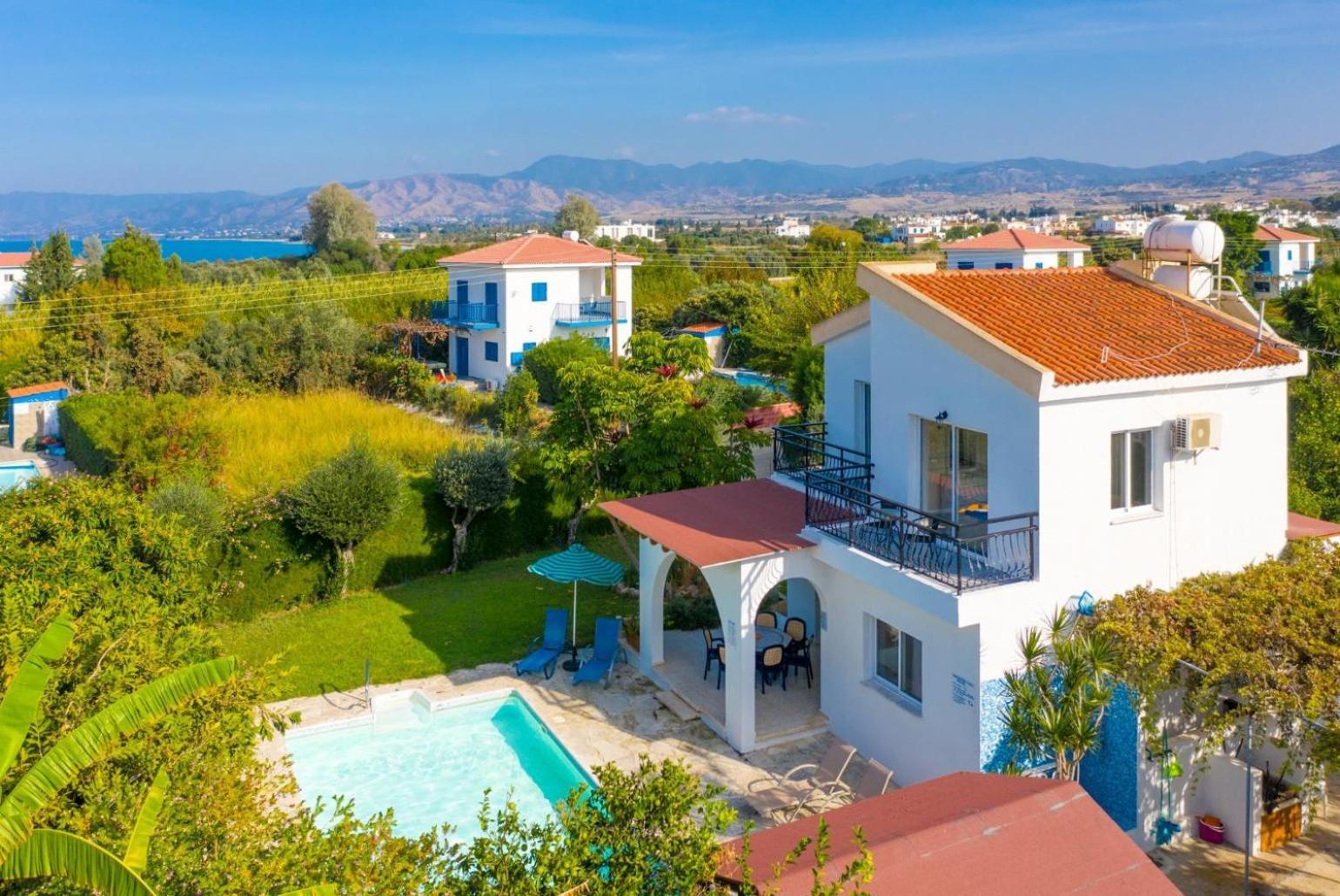 Sun Beach Villa Tria Polis 外观 照片