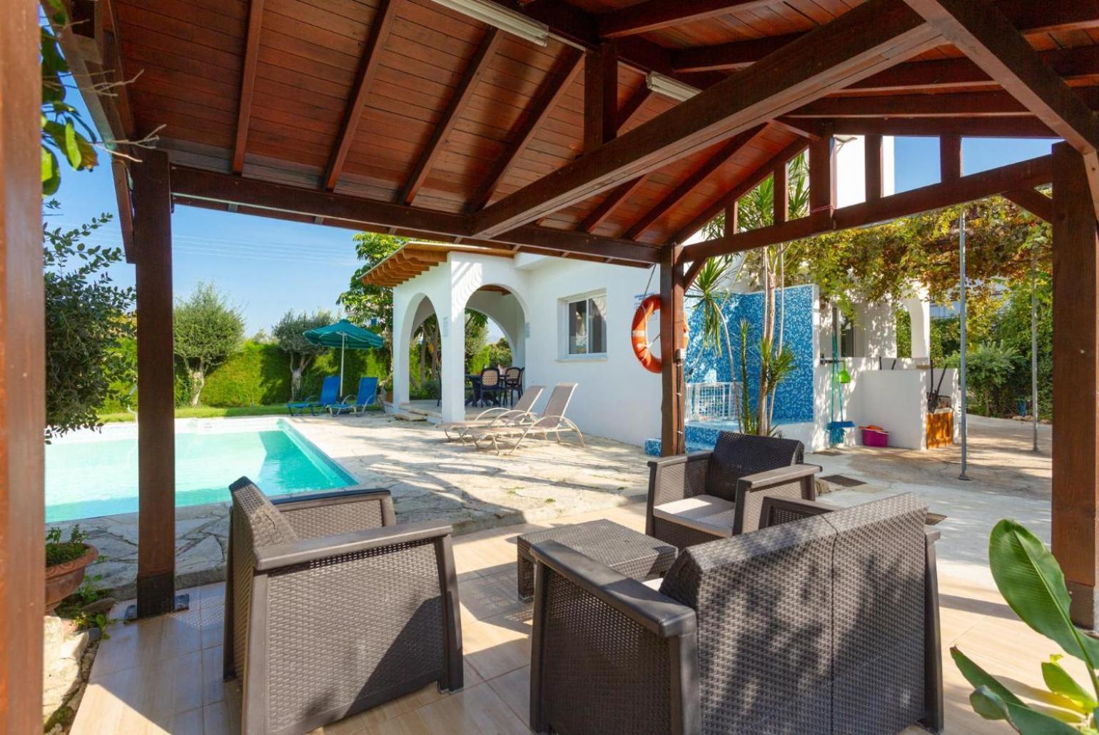 Sun Beach Villa Tria Polis 外观 照片
